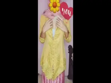 Kebaya Pink Kesayangan Jadi Saksi Bisu Kegilaan poster